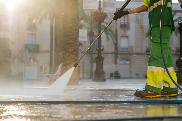 Best Deck Cleaning Services  in Hunters Creek, FL